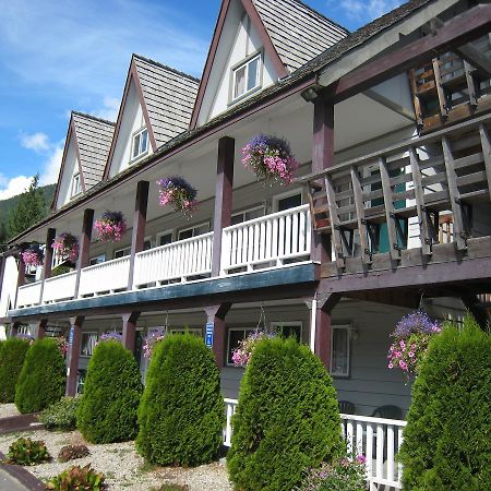 Peaks Lodge Revelstoke Kültér fotó