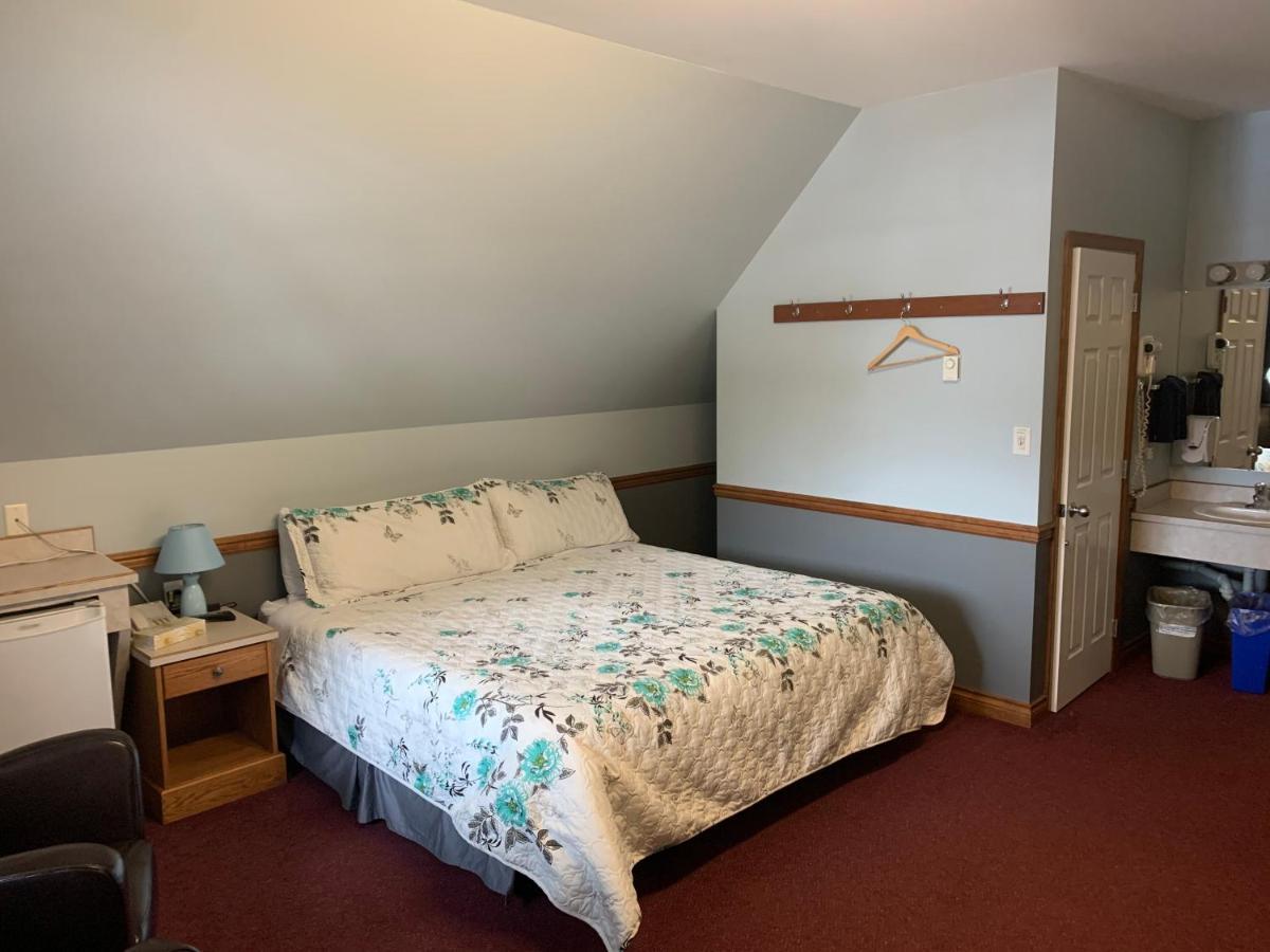 Peaks Lodge Revelstoke Kültér fotó