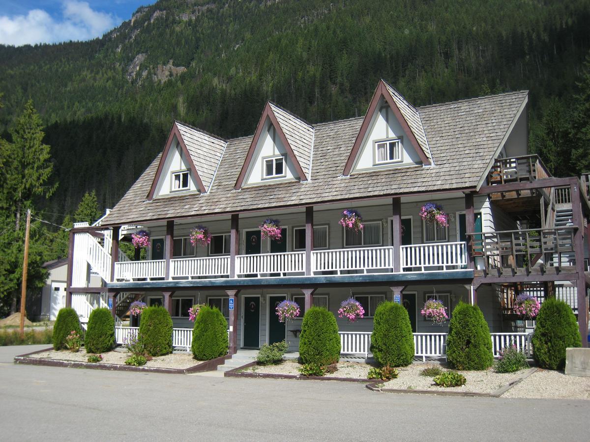 Peaks Lodge Revelstoke Kültér fotó