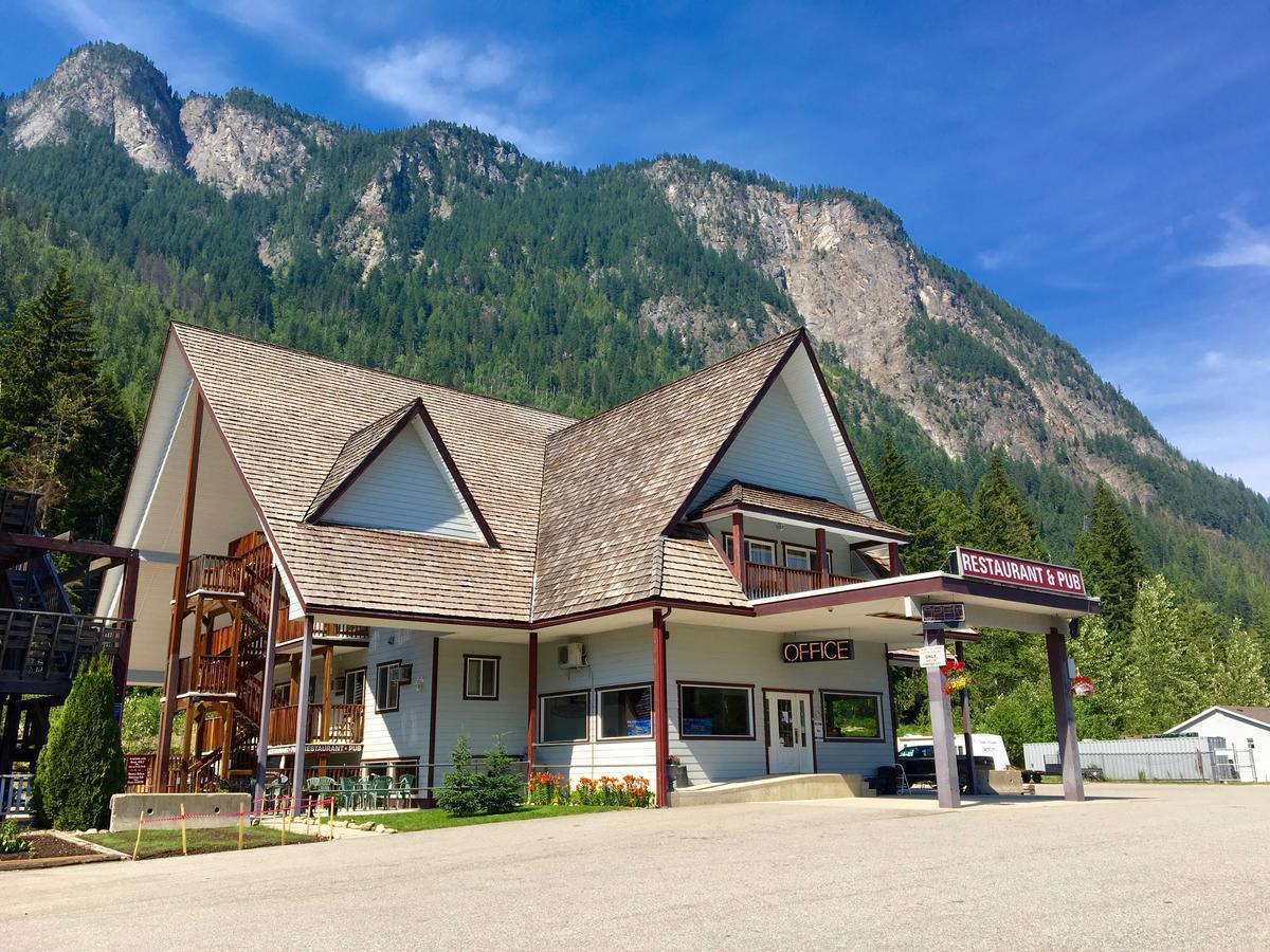 Peaks Lodge Revelstoke Kültér fotó