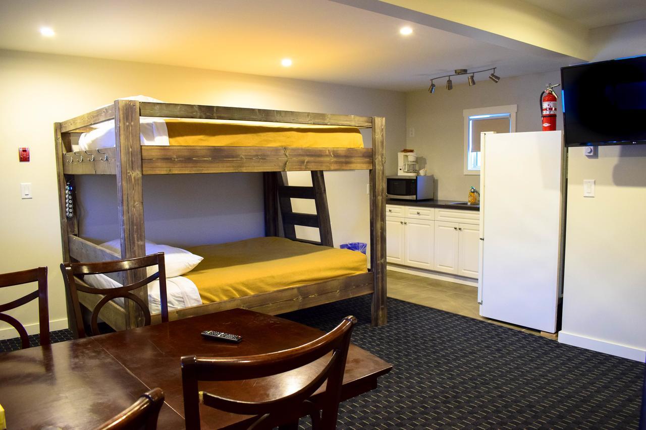 Peaks Lodge Revelstoke Kültér fotó