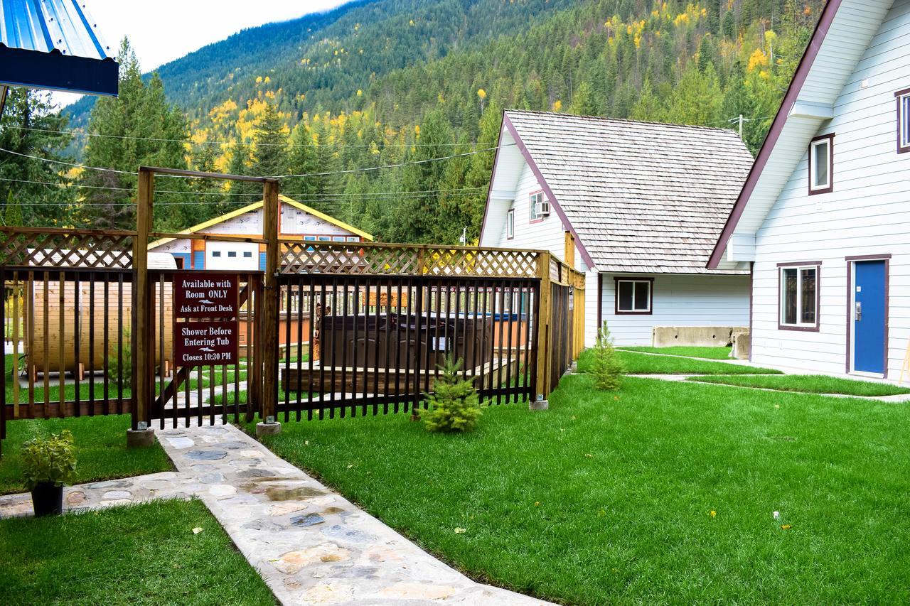 Peaks Lodge Revelstoke Kültér fotó