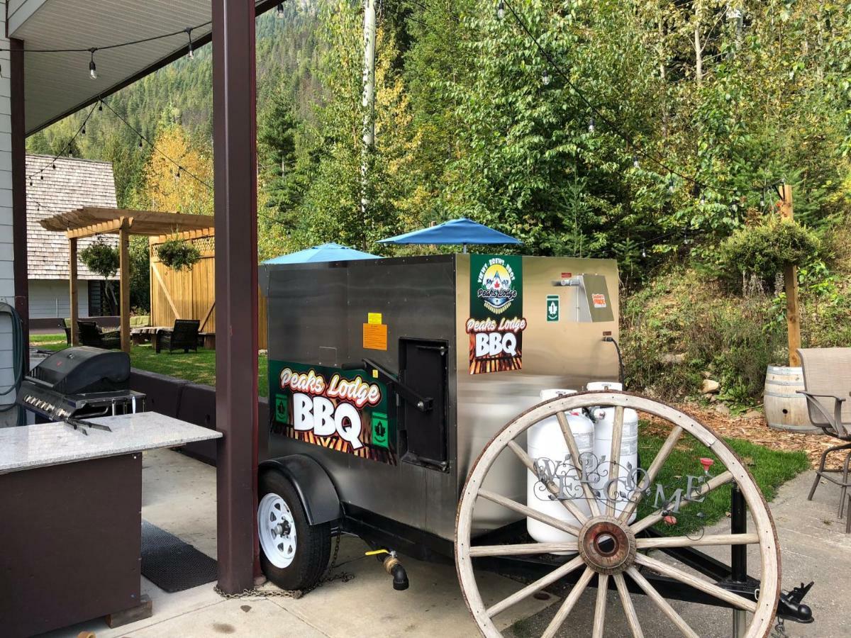Peaks Lodge Revelstoke Kültér fotó