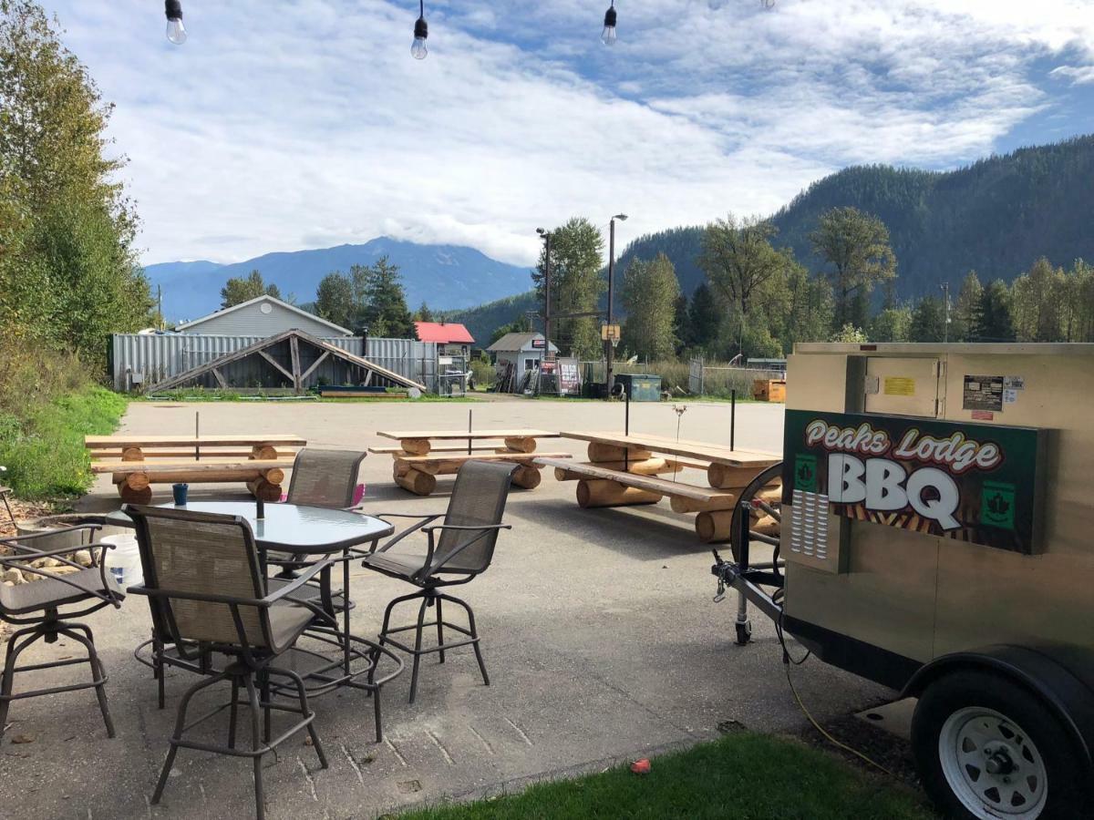Peaks Lodge Revelstoke Kültér fotó