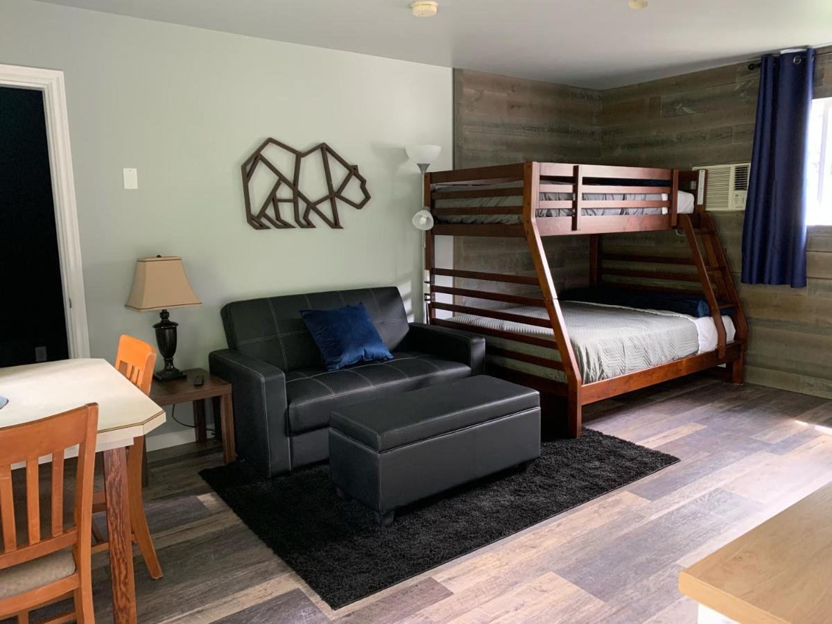 Peaks Lodge Revelstoke Kültér fotó