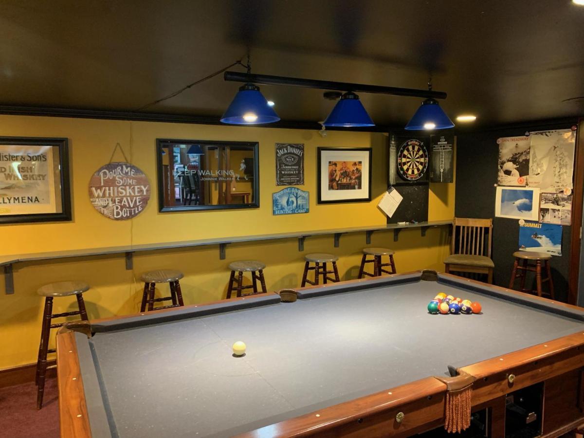 Peaks Lodge Revelstoke Kültér fotó