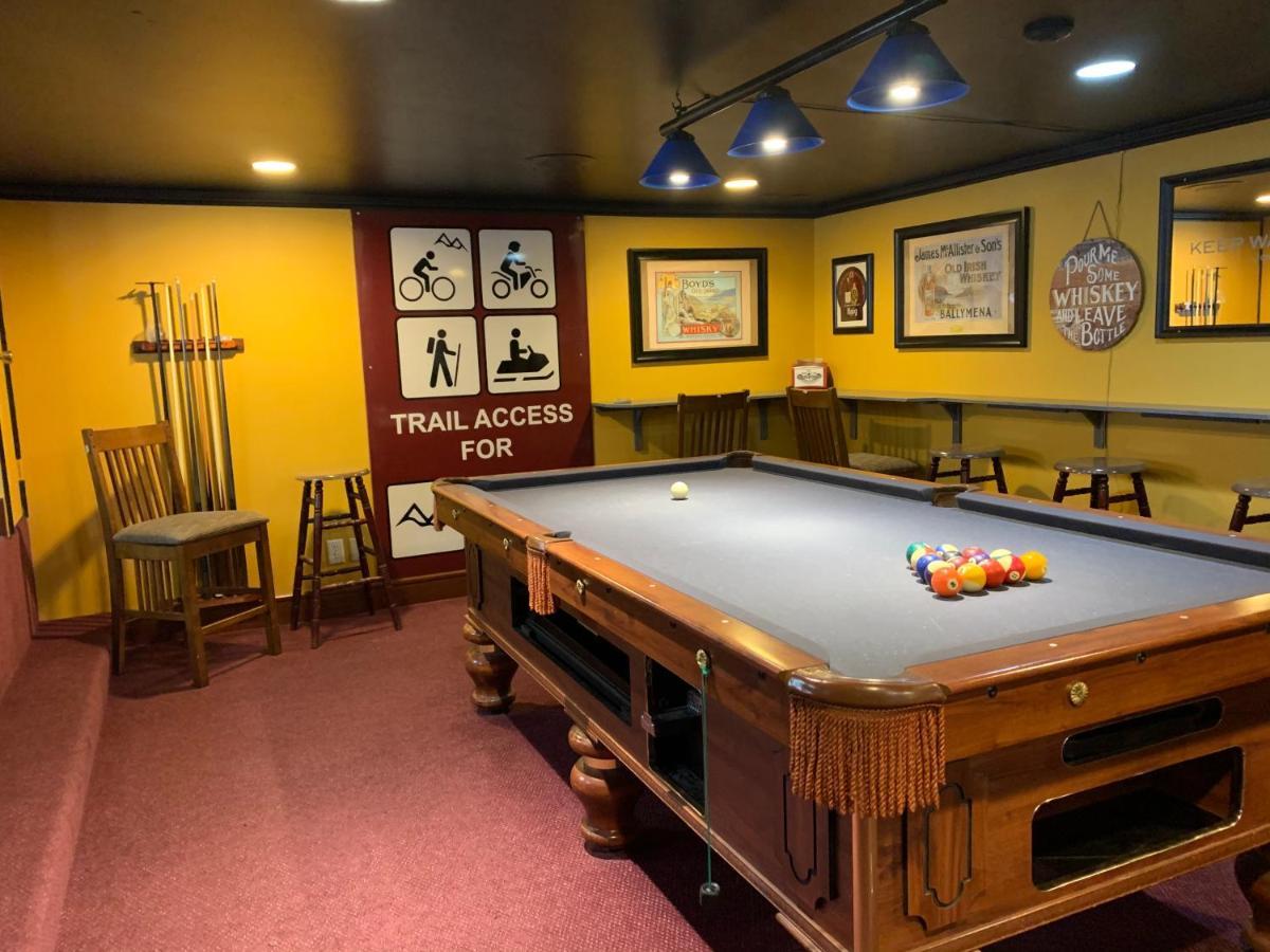 Peaks Lodge Revelstoke Kültér fotó